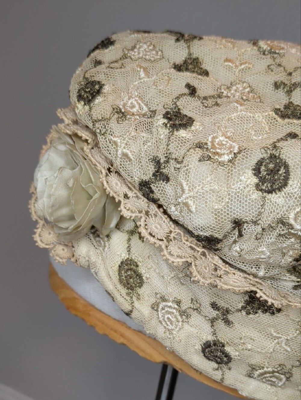 Antique 1920s Lace Boudoir Cap Ivory & Olive Green Floral Rose Accent 20-21" - Picture 10 of 11